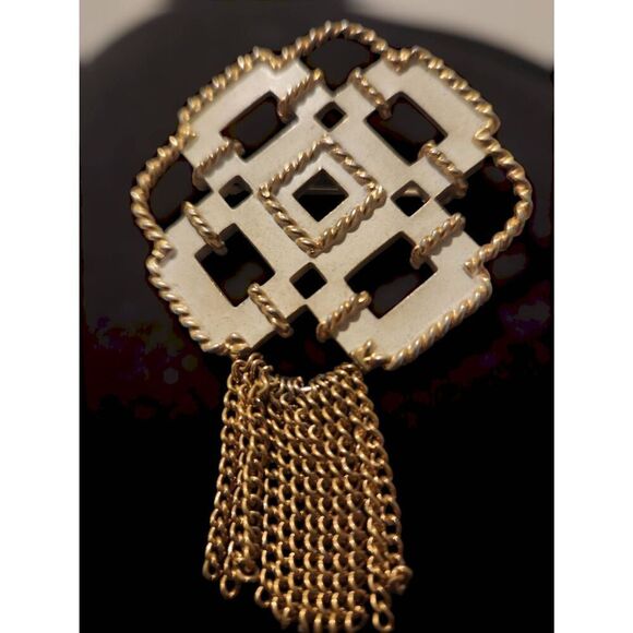 Vintage signed filigree gold toned rope retro statement brooch pin classy fringe - Picture 4 of 6